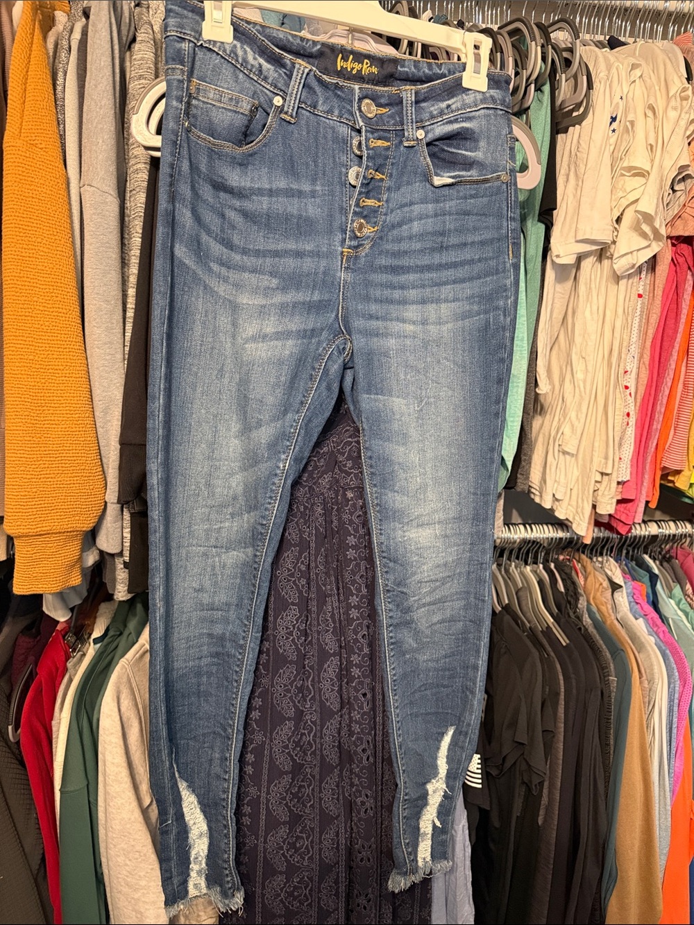 Indigo Rein Distressed Button-Fly Ankle Jeans in Medium Blue
